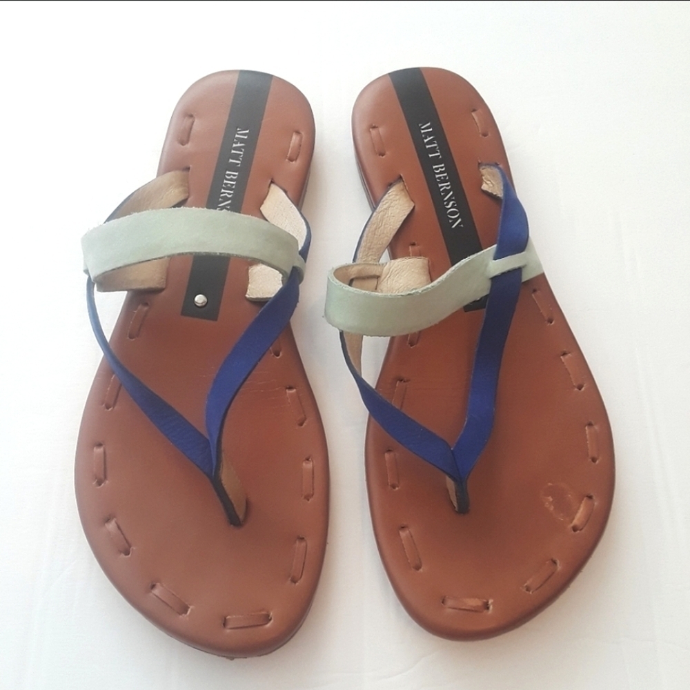 Matt Bernson between the toe sandals sz 6